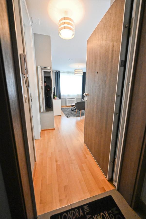 Apartment 2 & Free Private Parking